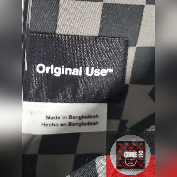 An Original Use Warped Checker Pattern Button T-Shirt - Picture 3 of 6